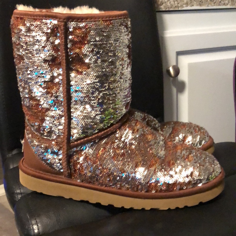 Ugg Sequin Boot Woman’s Size 8 - image 5
